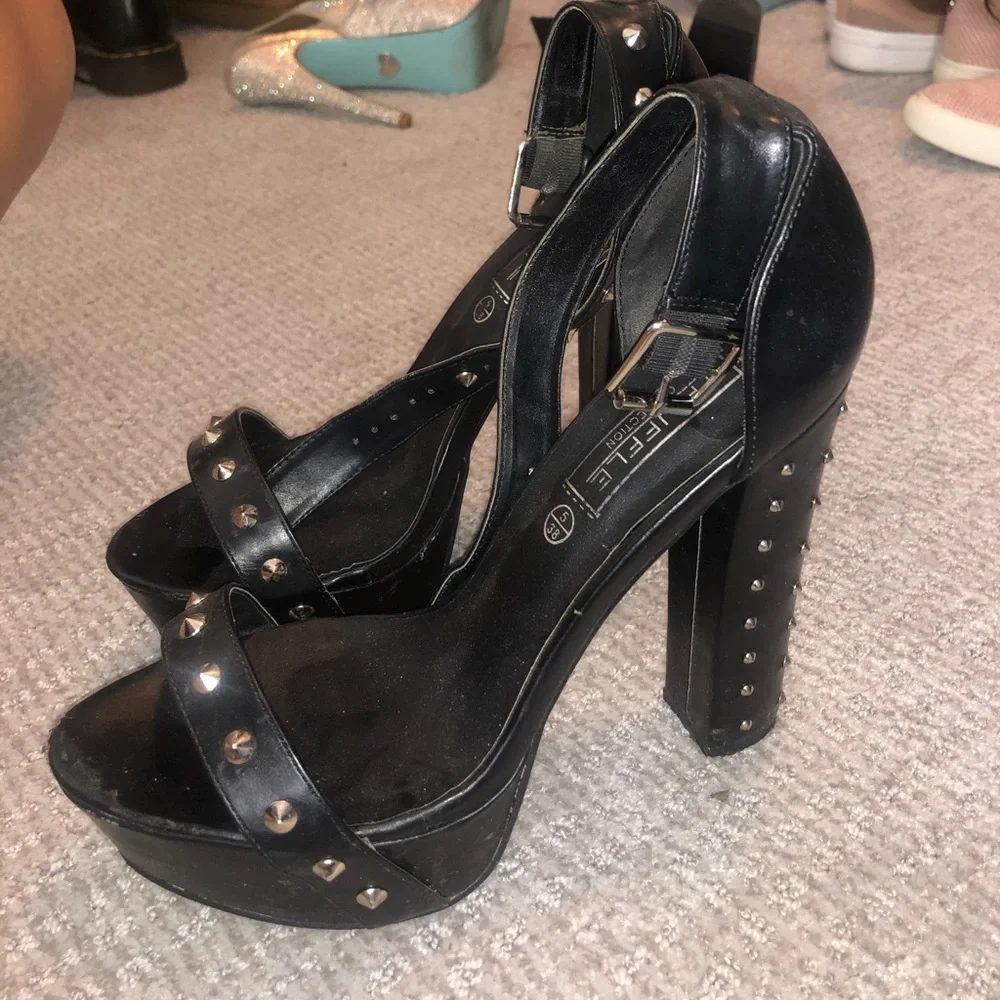 Cool studded embellished strappy heels! - Picture 1 of 4